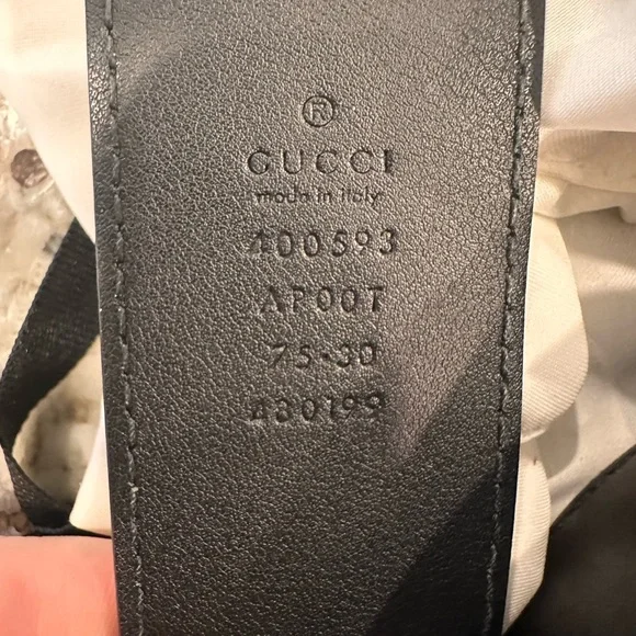 Gucci Women's Belt with Gold GG Buckle - Picture 4 of 5